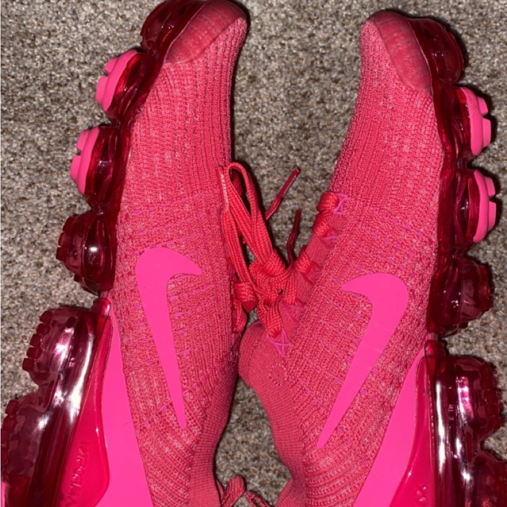Nike Air Vapormaxes flynit 3 Triple Pink womens size 8.5 fits like 9